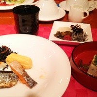 Cozy - 和食も充実！お粥、ご飯両方に合う、漬物、お魚、昆布など豊富！寒い朝に湯豆腐はありがたい。