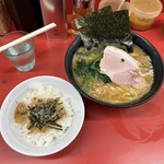 ラーメン 杉田家 本店 - 