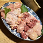 食鶏 しまや - 【鶏焼肉 トリヤキニクコース＋3時間飲み放題】（８，７４５円）の『鶏焼肉５種盛』写真は２人前２０２５年１２月