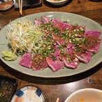 ホルモンさわ - 牛肉のたたきです～！