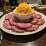 ホルモンさわ - タンの厚さが半端ないでしょう～！