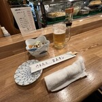 貴美すし - 生ビー小とお通しで宴の始まり〜