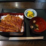 うなぎ安田屋 - 松はうなぎが二段