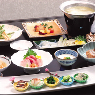 秋田の市場より仕入れた"旬"を◇「おまかせお料理コース」