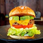 ととらべべハンバーガー - グルメバーガーの定番！アボカドがすっごい「アボカドチーズバーガー」