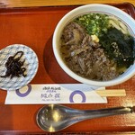 城山荘 - 料理写真:しぐれにっぽい肉うどん