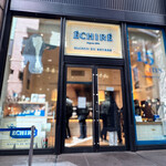 333502568 - 世界初のエシレバター専門店として15周年を迎えた丸の内ブリックスクエア 1Fにあるお店。 開店前から行列が続きます。