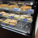 エヌヒュッテ - 土曜朝7時45分の陳列状況③