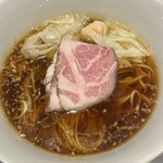 Ramen KURUMU - 肉•海老醤油わんたん麺(黒)1100円
