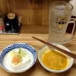 大衆酒場 日高 - 「ウォッカソーダ割り」（310円）4杯めと「冷奴」（230円）