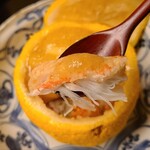 道人 - ②コッペ蟹(京都府網野産)、土佐酢ジュレ掛け、柚子釜仕立て、完熟柚子果汁
            身の穏やかな甘み、内子のしっかりした旨みと甘み、完熟柚子の奥深い甘酸っぱさ、渾然一体として爽やかなのに濃い蟹の旨みが印象的