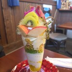 フルーツパーラー角館 さかい屋 - さかい屋スペシャルパフェ