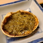 道人 - ③コッペ蟹(正式名:楚蟹雌、京都府網野産)の蟹味噌、楚蟹雄の身入りの蟹甲羅焼き
      加熱により穏やかな甘みの楚蟹の身に蟹味噌のコクと旨みが染み込み、楚蟹の香りと濃厚な味わいが楽しめました