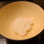 道人 - ⑫にえばな(新潟県佐渡島産コシヒカリ)
      にえばなって水分が多過ぎて好みではないのですが、道人さんの真鍮釜で炊いた白ご飯はにえばなから蒸らしが進む過程が楽しい
      シンプルで奥深い道人さんの世界観を体現 