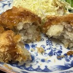 東所沢 大三元 - 中身　米沢豚コロッケ