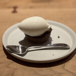 食堂 aca - スペイン産カカオのフォンダンショコラと山羊ミルクアイス