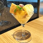 ビュッフェレストラン ラ･ベランダ - タイムサービスのりんごキャラメルパフェ