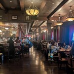 テディ・ルーズヴェルト・ラウンジ - 重厚感のある店内