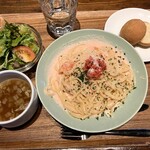 SWEET AS - 女性２名は明太子トマトクリームパスタ