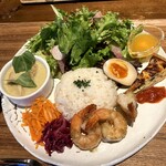 SWEET AS - グリーンカレー、香辛料効いてる ライスに加わる押麦食感◎