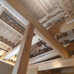 東雲 - 寺社仏閣並みの木材ですね〜。