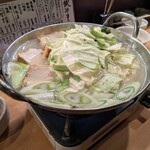 うけ月 - スープの中にごろごろ鶏肉が化くれています