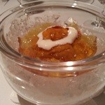 フランス料理 壺中天 - 前菜のおススメ　ウニとオマール海老のコンソメジュレ　カリフラワームース仕立て