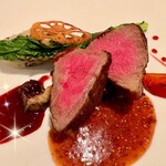 ジャンティーユ - ◉ 松阪牛イチボ肉のステーキ
      　ポルト酒ソース
      　赤ワイン粒マスタードのソース
      　トリュフのマッシュポテト