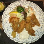 珈穂音 - カキフライ5個　ポテサラ、生野菜付き