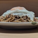 鉄板焼 りんご - 豚ソース焼きそば　＆　目玉焼き　100円