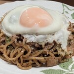 鉄板焼 りんご - 豚ソース焼きそば　＆　目玉焼き　100円