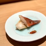 匠 進吾 - 一気に日本酒モードになりますね。炙り北寄貝。