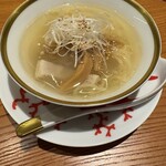 中国菜 Guu - モツのお出汁のラーメン小鉢