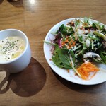 HAIJI - セットのサラダとスープ