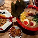 ラー麺ずんどう屋 - 料理写真:濃厚豚骨の全部のせラーメン(1360税込)のAセット(+660円税込)
