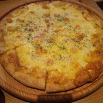 ジャルダン - 2種類のチーズたっぷりのパンチェッタピザ ・２，４８０円