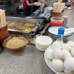 博多ラーメンしばらく - カウンター席