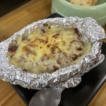 魚Bar Pon-Kotsu - コンビーフチーズ焼き
