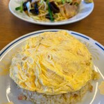 紫金飯店 東急プラザ原宿ハラカド店 - 玉子炒飯　1,200円
                                焼きそば　1,000円