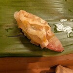 鮨哲 - 天然のヒラメの皮は白いそうです！