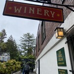 McMenamins Edgefield Winery & Tasting Room - 