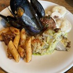 MORETHAN TAPAS LOUNGE - メイン料理