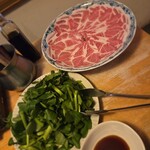 水炊き吟醸もつ鍋 由乃 - 