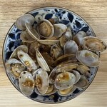 大衆酒場 酒呑んで飯食って蛙之介 溝の口店 - あさりにんにくバター