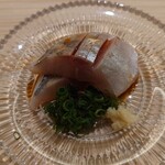 鮨 なんば 日比谷 - 鯵のお造り