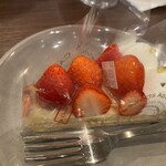 カフェ青山 高屋店 - 国産イチゴのタルト 850円（税込）