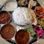 インド料理 ナジィル - パラパラのライスがこぼれ落ちていますね〜♪