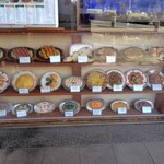 インド料理 ナジィル - 2段目の左から2番目が気になります〜（笑）