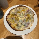 酒呑倶楽部  アタル - しらすピザ