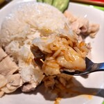 堀内チキンライス - しっとり柔らかな茹で鶏